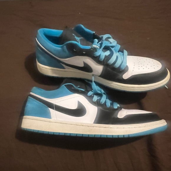 Jordan Athletic Shoes - Blue, Black, White Air Jordan Low SE Laser Blue - Picture 8 of 8